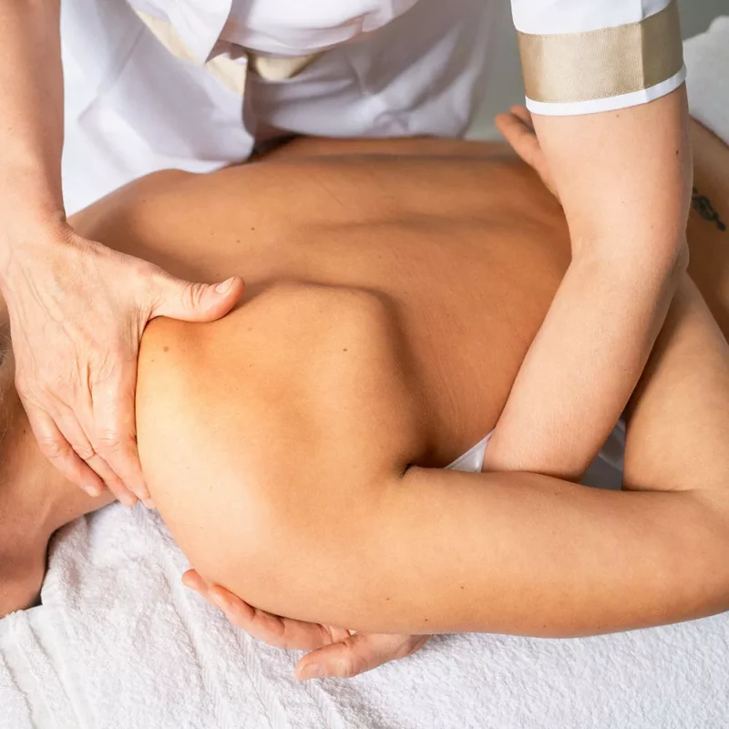 Massage Deep Tissue à Rueil-Malmaison pour soulager les contractures musculaires
