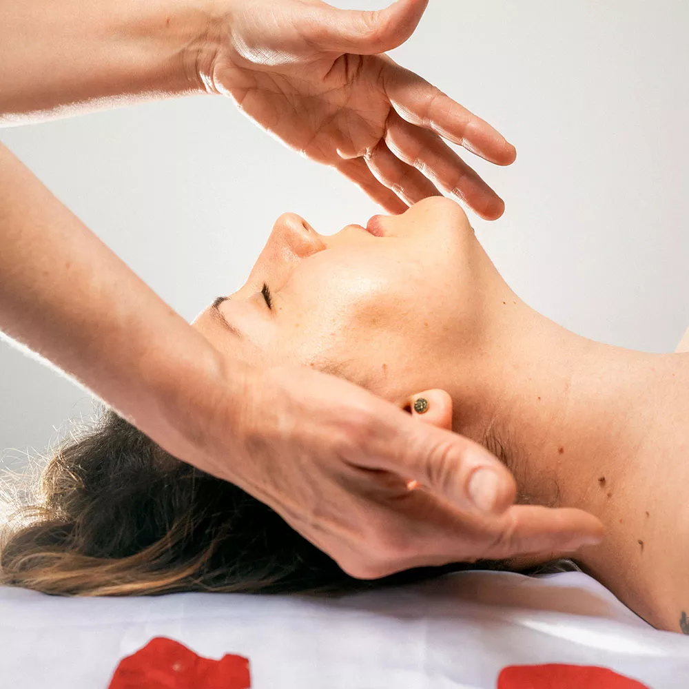 Formation lifting japonais KOBIDO à Rueil-Malmaison – démonstration du massage facial