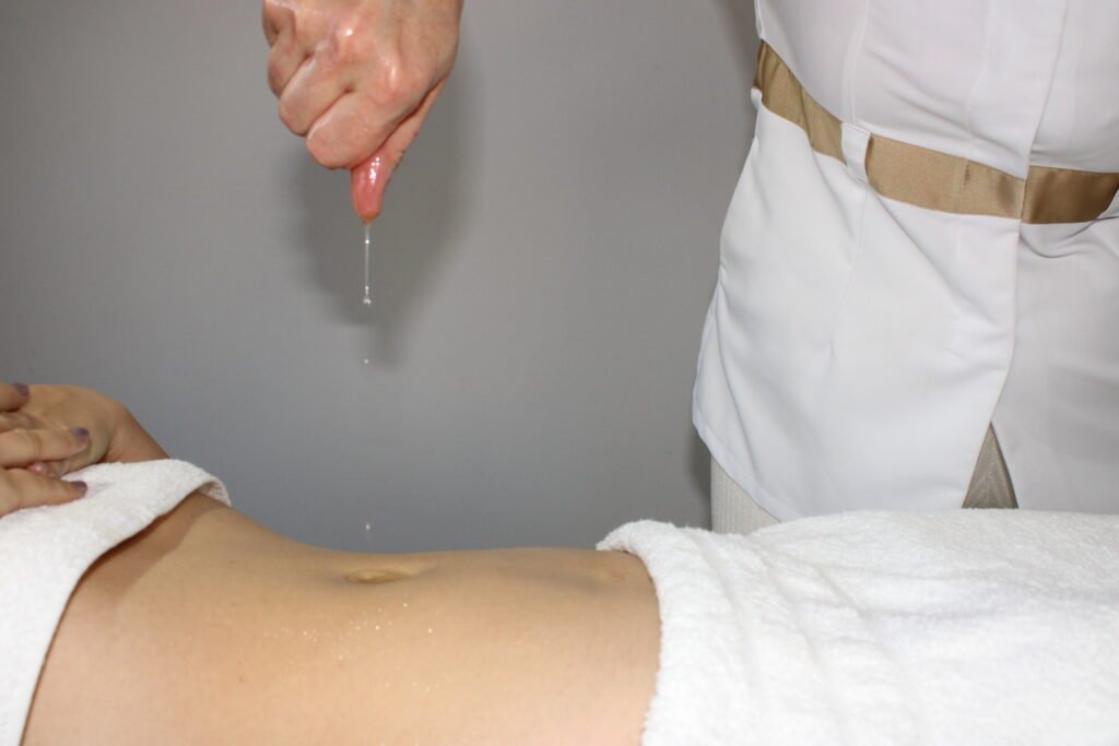 massage Abhyanga ayurvédique à l’huile chaude