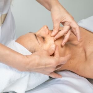 Soin correctif visage en kératopraxie® au Centre LÉON