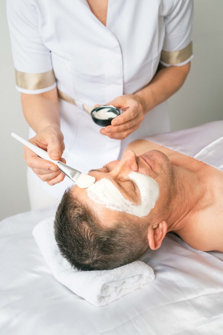 Soin Kératopraxie® correctif visage réalisé au Centre LÉON pour accompagner les déséquilibres cutanés en douceur